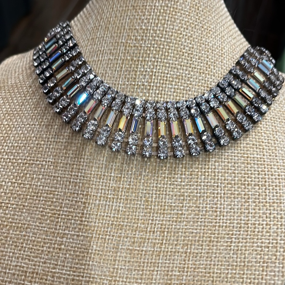 Vintage Brilliant Clear Rhinestone Necklace. Beautiful cut stones,Choker style.
